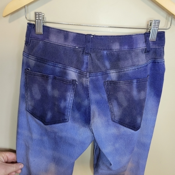 Venus Slim Fit Stretch Jeans Light Wash Light Pastel Floral Print Size 2 ladies - Picture 3 of 9